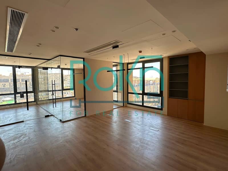 Office for rent in Arkan plaza,102sqm,fully finished with AC'S, prime view in Arkan - Vista 3