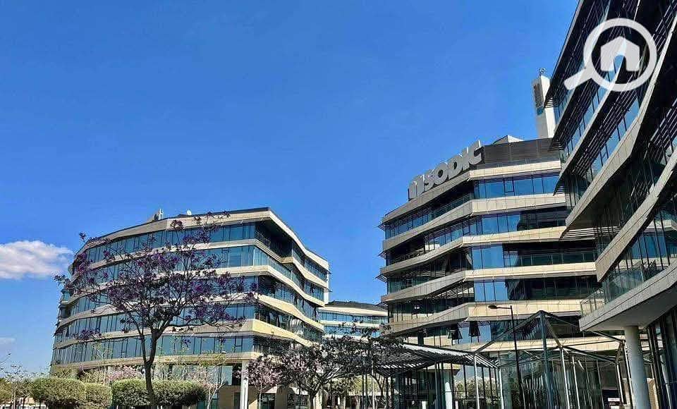 Ground floor office for sale in The Polygon Mall, inside Beverly Hills Sheikh Zayed - Ansicht 4