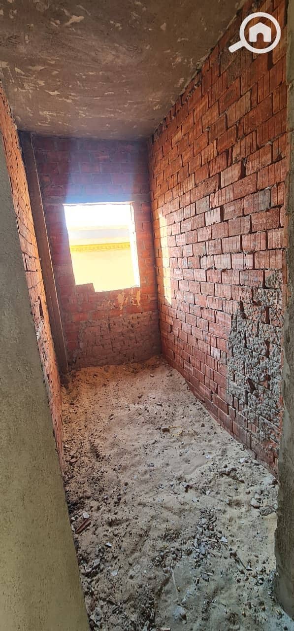 220 sqm Third Floor Roof Apartment for Sale in Yasmeen | Prime Location | Immediate Delivery - Altro