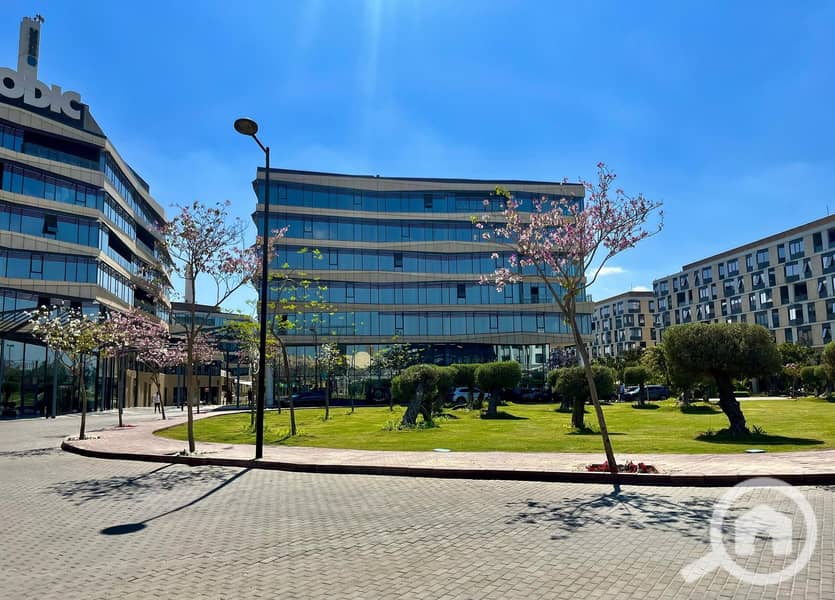 Ground floor office for sale in The Polygon Mall, inside Beverly Hills Sheikh Zayed - Mehr
