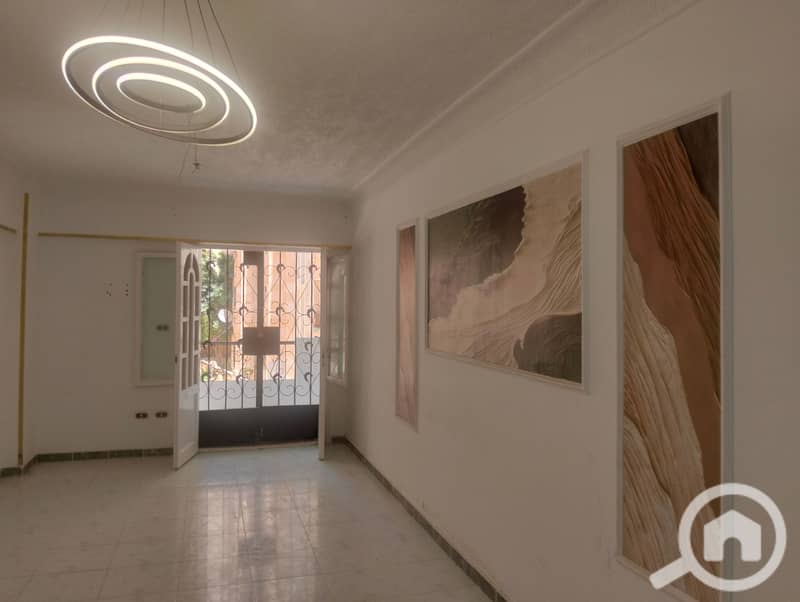 A 90 m² apartment for annual rental, modern, suitable for a family or newlyweds, super lux finishing, includes all amenities: water, electricity, and gas. 2 bedrooms, a two-piece reception, kitchen, and bathroom. Located on the first upper floor in Alexandria, Al-Ajami, Kilometre 21 at Al-Nakhil beach, in a very distinguished location. - Ansicht 5