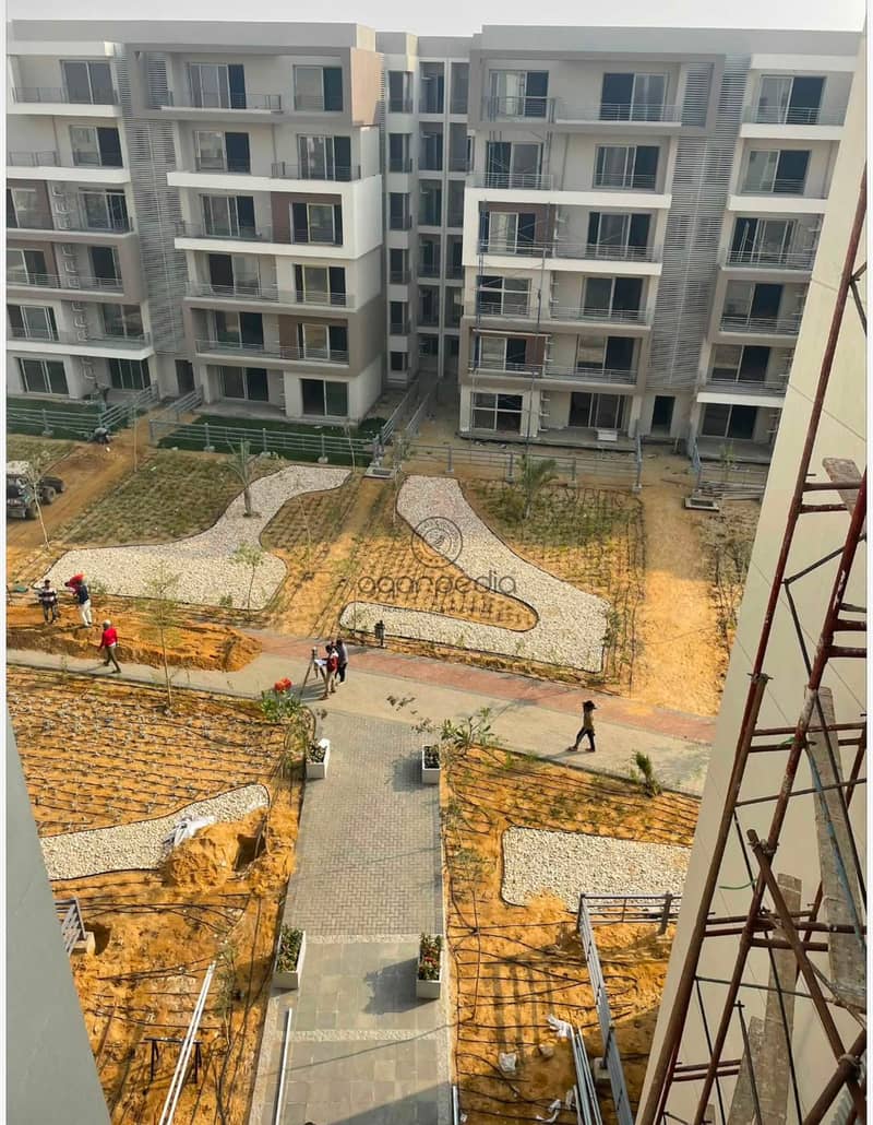 A premium apartment for sale in Palm Hills, Fifth Settlement, fully finished and ready for handover, with ample space including a club membership and parking. - Widok 6