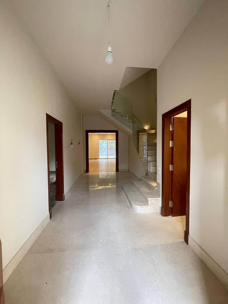 4 Bedroom Villa with private garden in the heart of Zayed - Ansicht 3
