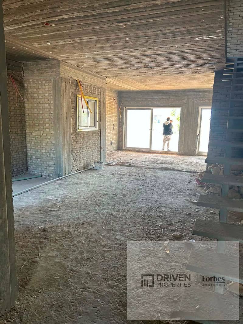 Under Market Price Townhouse 4BD For Sale In Soleya Compound Near New Giza 6th of October Giza. - Ansicht 6