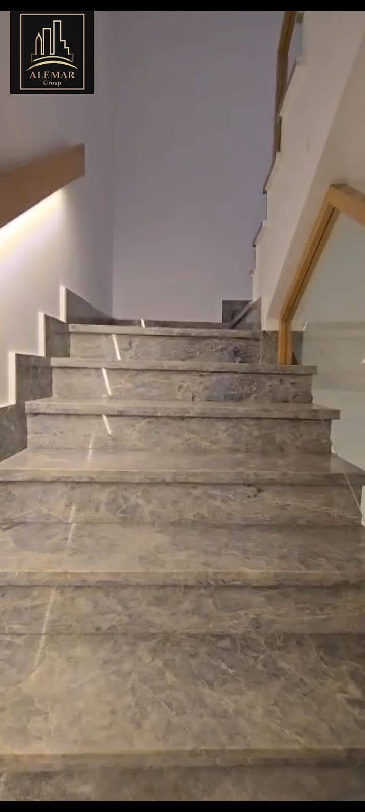 22 1000727405. jpg