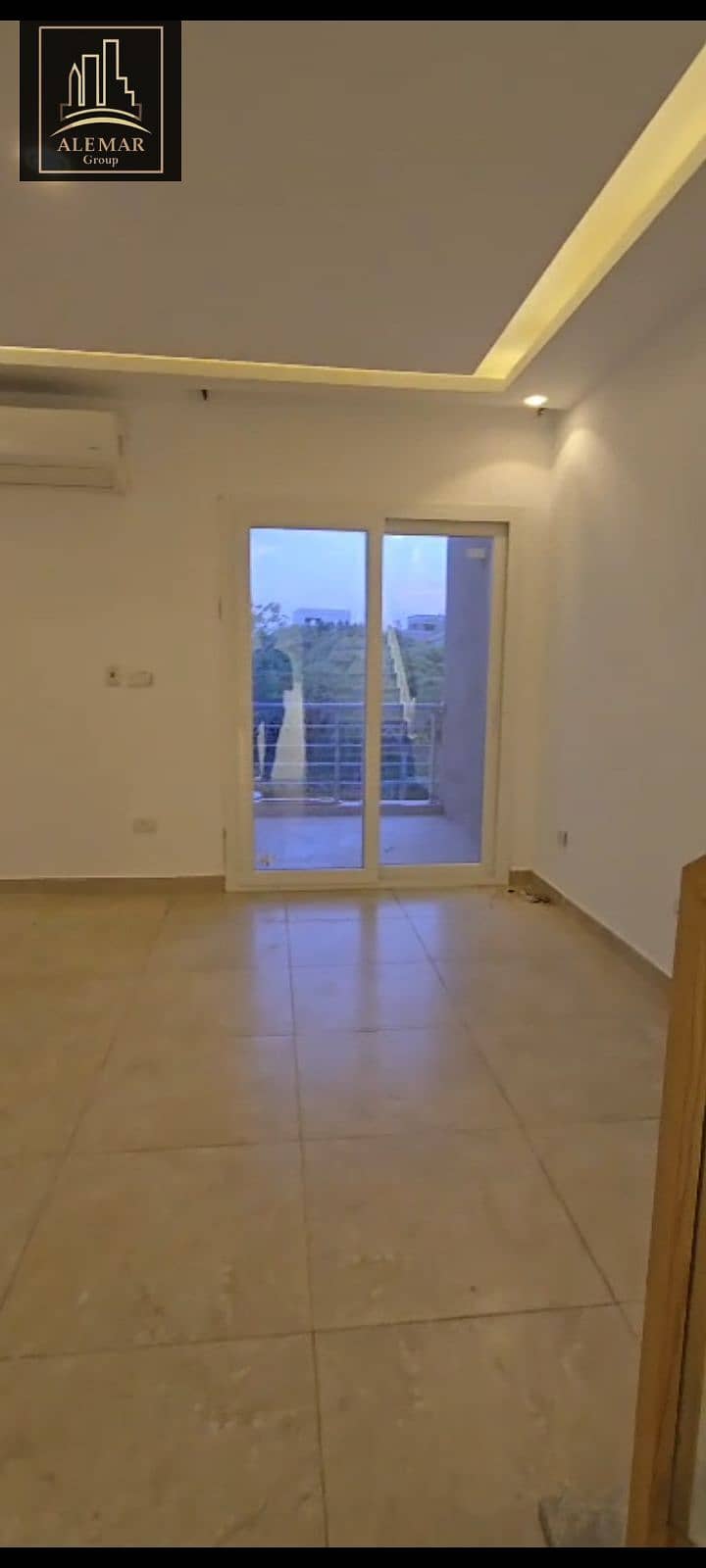 24 1000727407. jpg