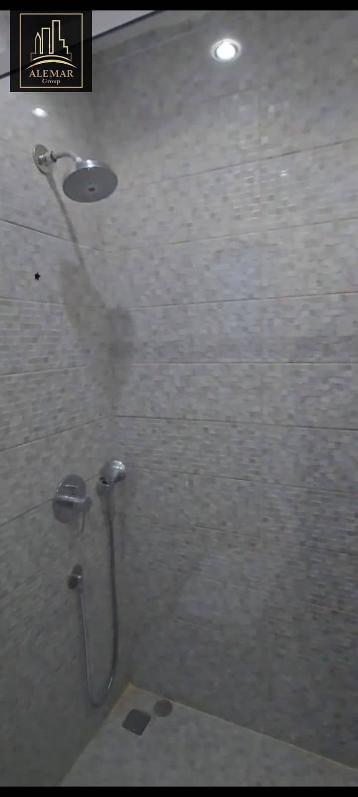 39 1000727424. jpg