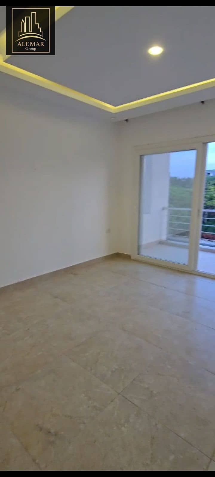 46 1000727467. jpg