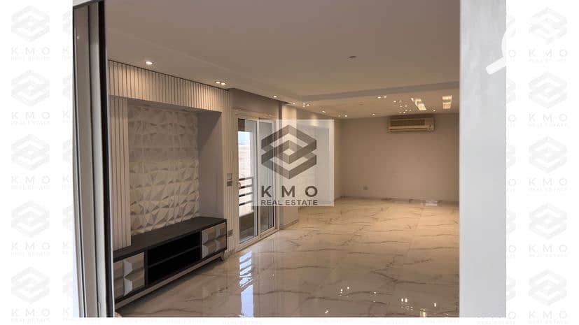 Apartment for rent in a prime location at a price of 35,000. Kitchen and air conditioning, 3 rooms, 185 m, ultra super lux, the lowest rent in New Cairo inside the compound The Square Sabour with a distinctive view. - Widok 4