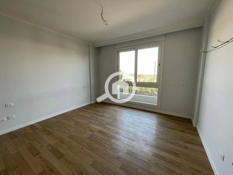 Apartment 212m with garden, luxurious finishing and air conditioning in Pyramids Hills near New Giza - Ansicht 3