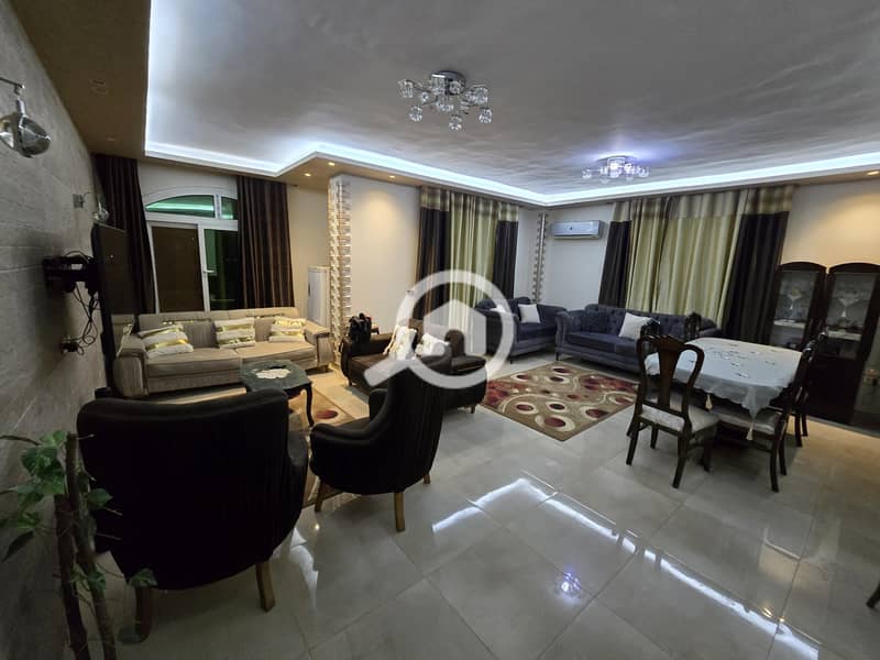 Furnished apartment for rent in Sheikh Zayed (District 8, Neighborhood 4). Prime location: close to Espana Mall, minutes from The Gate Mall, and adjacent to all amenities and transportation links. Located on the first floor of a luxury residential villa. – pohled 3