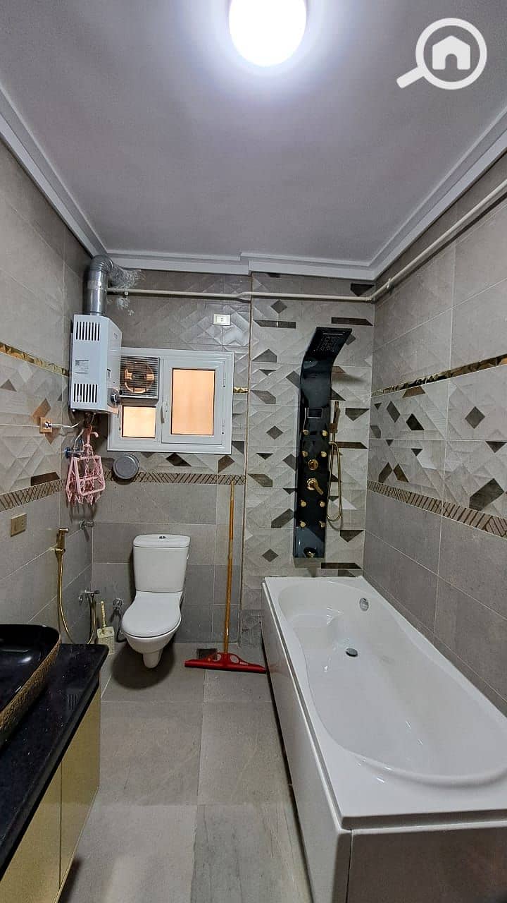 Furnished apartment for rent in Sheikh Zayed (District 8, Neighborhood 4). Prime location: close to Espana Mall, minutes from The Gate Mall, and adjacent to all amenities and transportation links. Located on the first floor of a luxury residential villa. – pohled 4