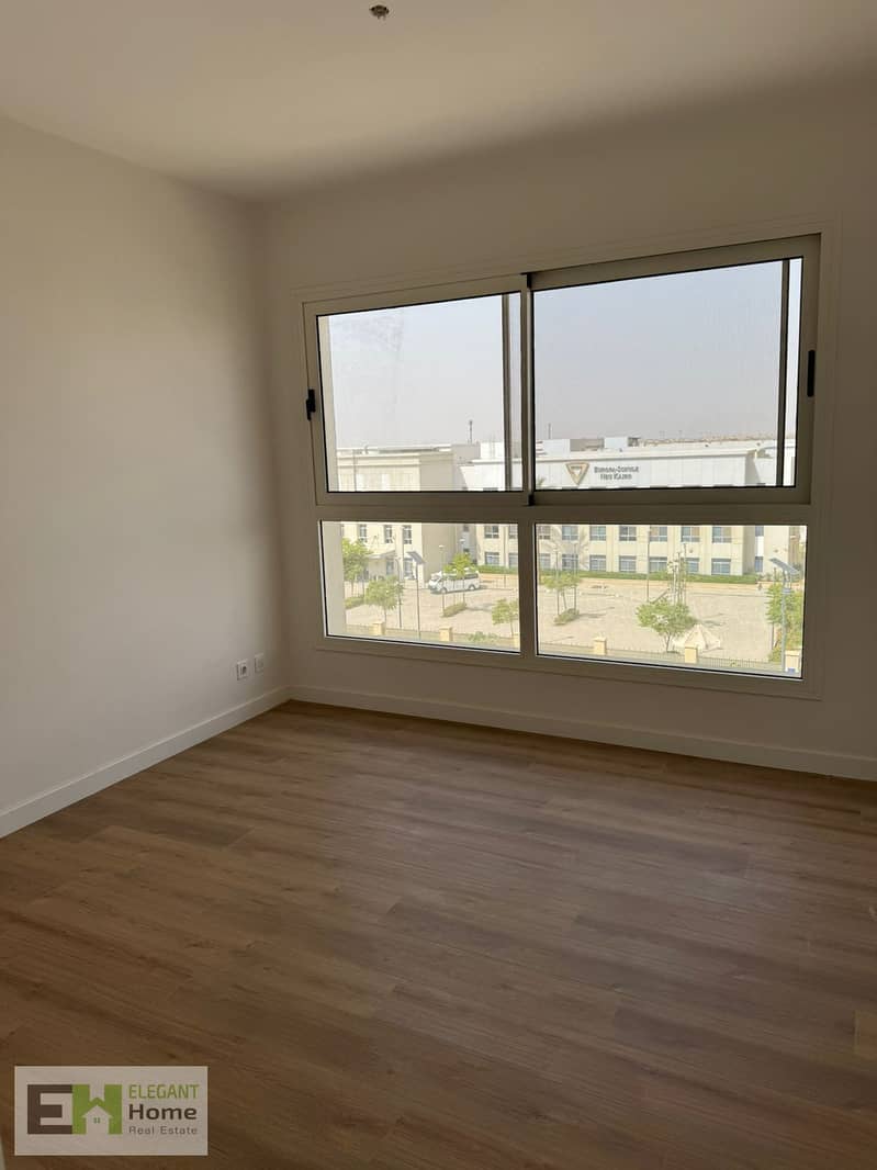 Apartment pool view for rent in Mivida Blue Views - Ansicht 6