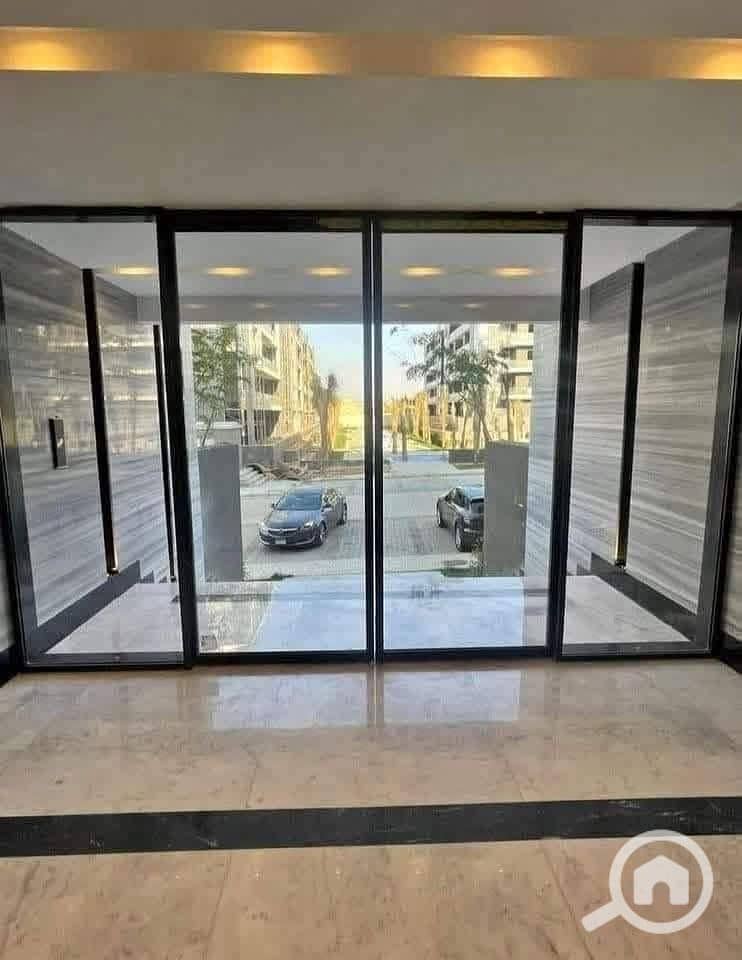 65% OFF. . . Fully Finished 3-Bedroom Apartment for Sale in New Heliopolis on Suez Road Near Madinaty New Cairo and SODIC East Installments Up to 1 - Widok 4
