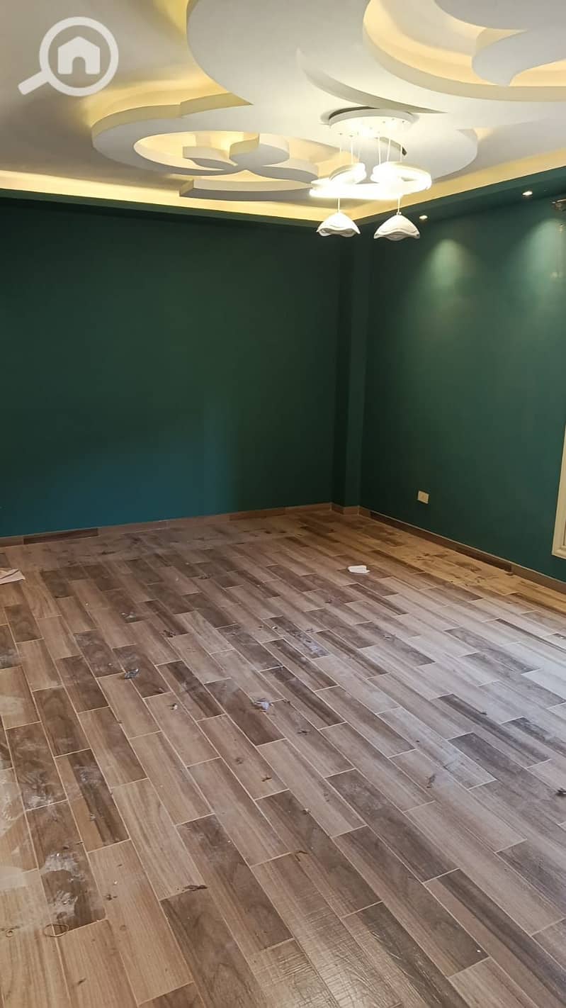 Apartment for rent, 4 rooms and 2 bathrooms in Al-Miraj Al-A'la, Carrefour Main Street, very close to the Fifty Mall. The apartment has 2 balconies, gas and internet available, a kitchen unit, a stove, and 4 air conditioners in the rooms. The apartment also has a garage space. The area of the apartment is 220 square meters, in a prime location near all services. - Ansicht 2