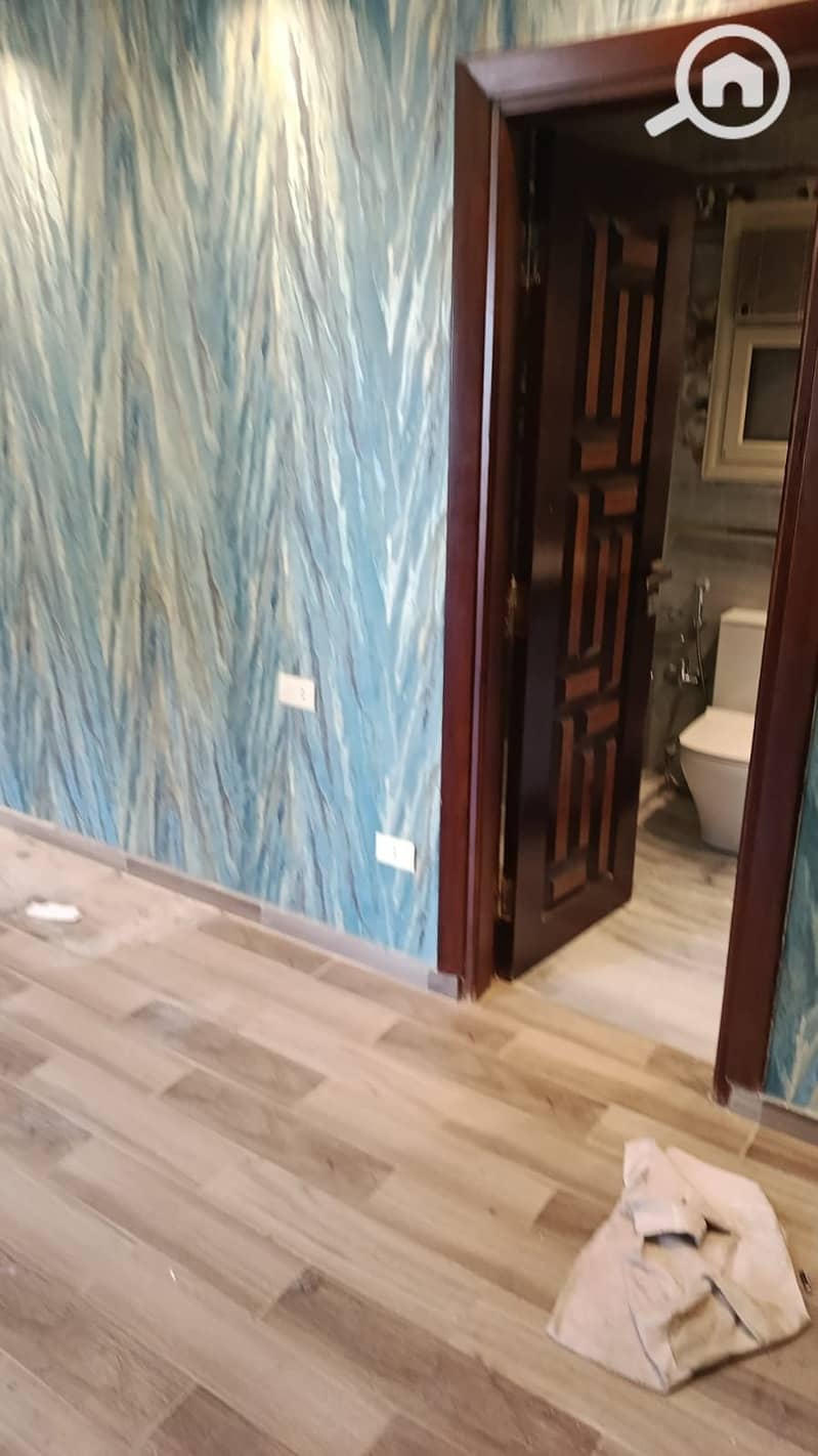 Apartment for rent, 4 rooms and 2 bathrooms in Al-Miraj Al-A'la, Carrefour Main Street, very close to the Fifty Mall. The apartment has 2 balconies, gas and internet available, a kitchen unit, a stove, and 4 air conditioners in the rooms. The apartment also has a garage space. The area of the apartment is 220 square meters, in a prime location near all services. - Ansicht 6