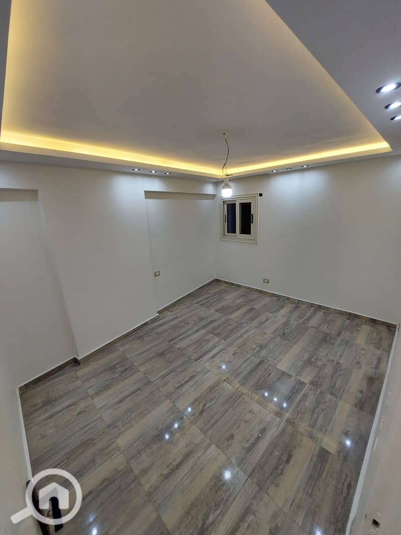 8 1000706108. jpg