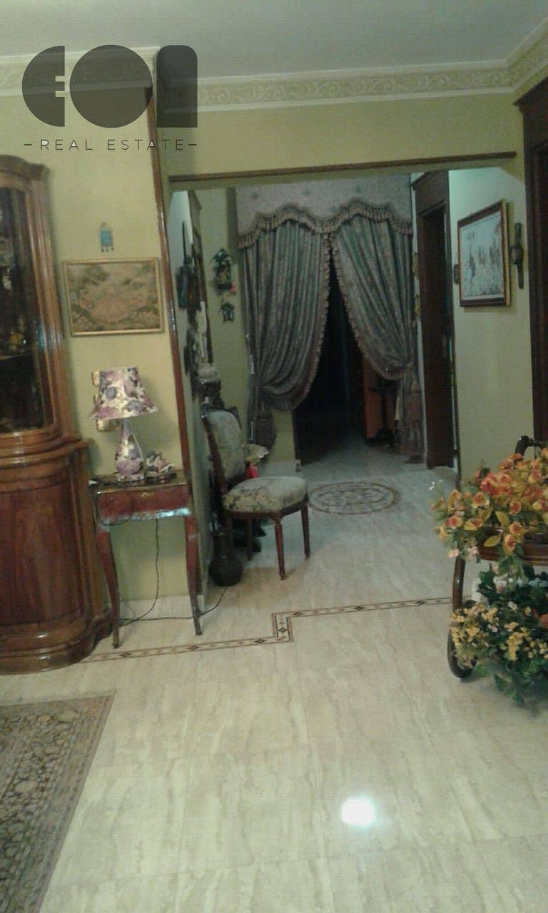 Apartment for sale in Nasr City, 100 meters in the ninth district, Abdel Aziz Eisa street, very close to Al-Manhal Mustafa School and Al-Nahas. 5th floor, first owner, 2 bedrooms, bathroom, kitchen, reception. Selling with furniture and appliances. The price is 2,750,000. - Widok 6