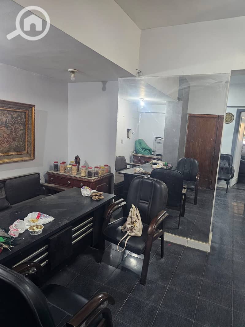 For companies and clinics, furnished office 100m on a side street from Ahmed Araby in Mohandessin, first floor, 20 thousand. A unique opportunity for companies and administrative offices looking for a ready-made location. - Ansicht 2