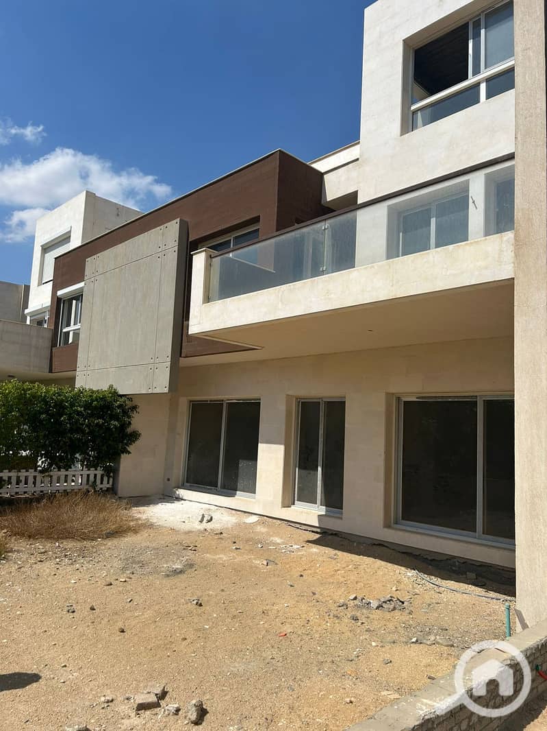 townhouse middle spacious area at a penthouse price in soleya compound cash - View 3