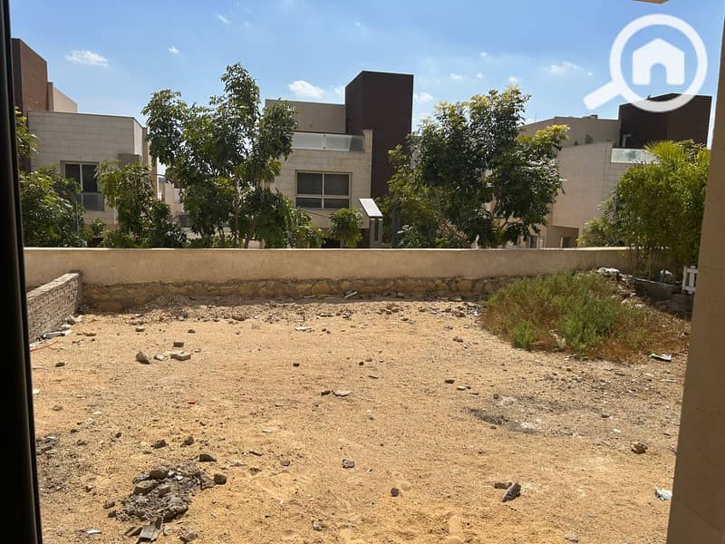 townhouse middle spacious area at a penthouse price in soleya compound cash - View 5