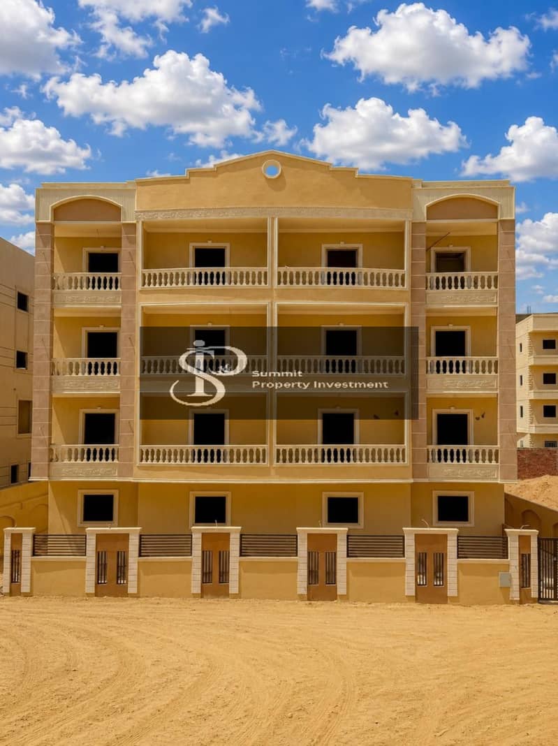 Apartment for sale in the Spanish neighborhood, Block 4, 180 square meters, second floor, semi-finished, El Ashir Min Ramadan. - Widok 3