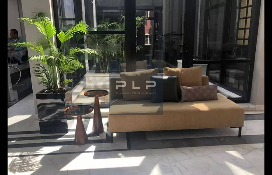 8 Hyde park decoration. jpg
