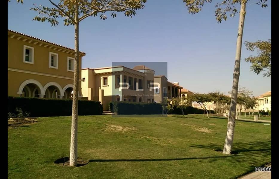 15 Villas for sale in hyde park. jpg