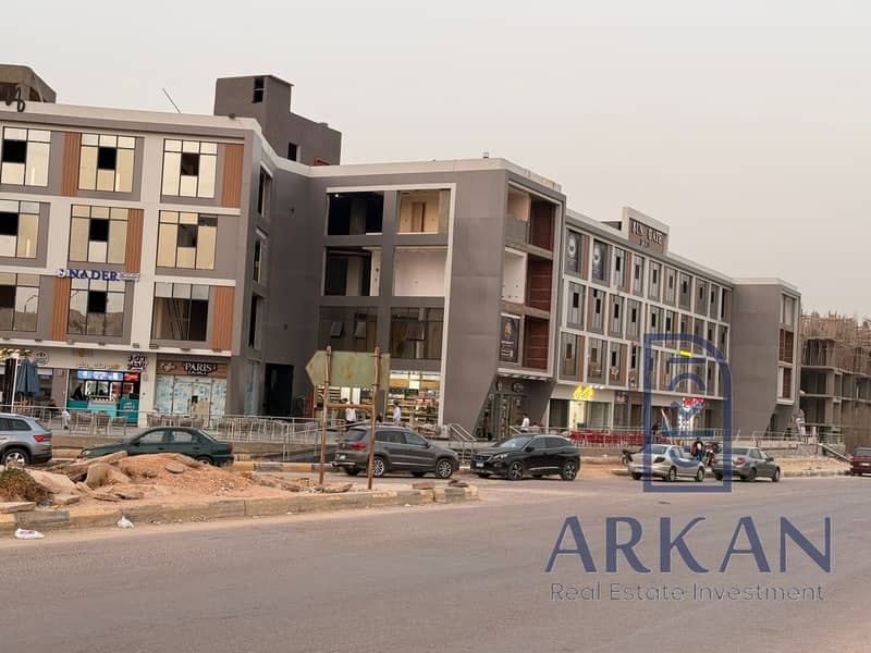 36m² clinic for immediate occupancy in Hadayek October, overlooking the Spanish Quarter, installments over 3 years. - Widok 3