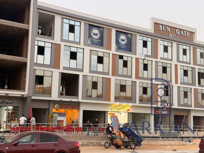 36m² clinic for immediate occupancy in Hadayek October, overlooking the Spanish Quarter, installments over 3 years. - Widok 5
