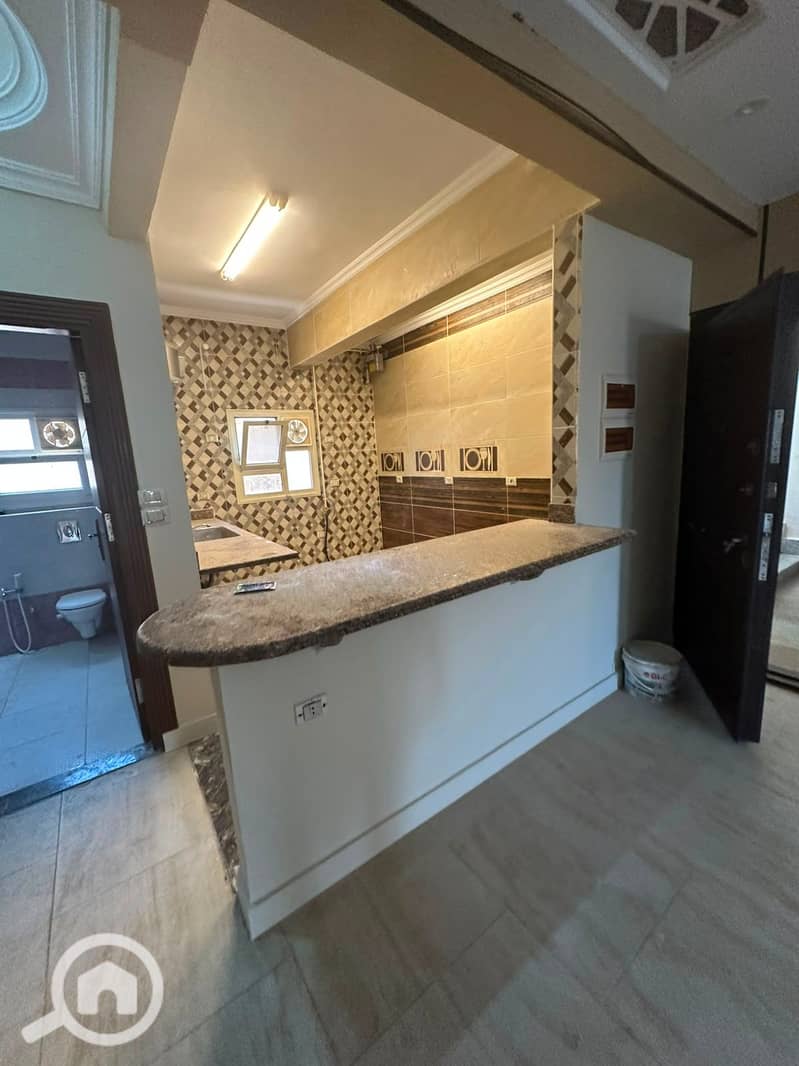 Apartment in Al-Banfsaj 200 meters - Mehr