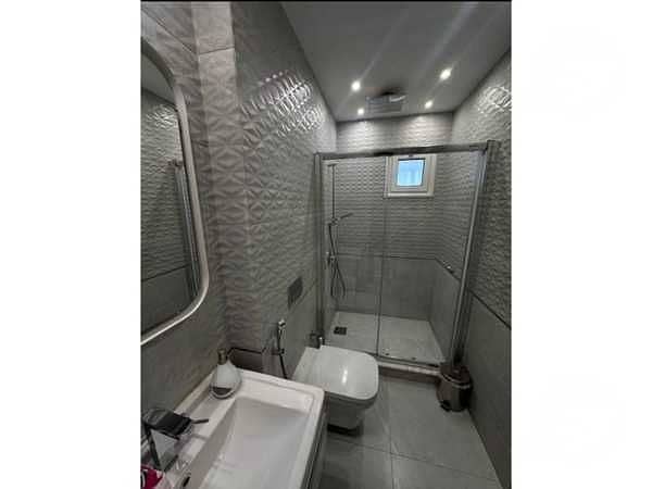 Semi-furnished apartment for rent in Courtyard Compound - Więcej