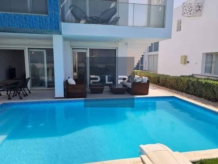 Twin house, ultra-super-lux finishing, fully furnished and air-conditioned, with a prime location in Mountain View Ras El Hekma, offering a stunning v - Widok 5
