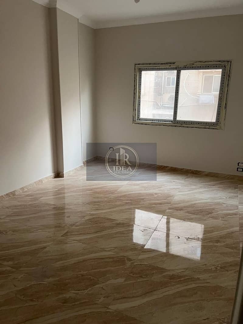 For sale in Al-Mostashareen Compound, near Dyar Al-Mukhabarat and Concord Plaza. - Więcej
