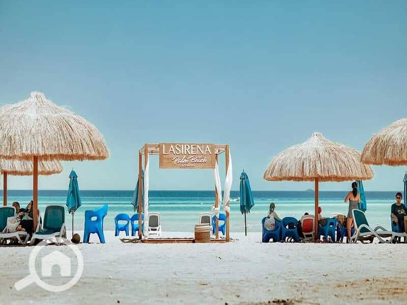 Ground-floor chalet with a garden, 110 sqm, ready for immediate delivery, north-facing, at La Sirena Palm Beach, Ain Sokhna. - Więcej