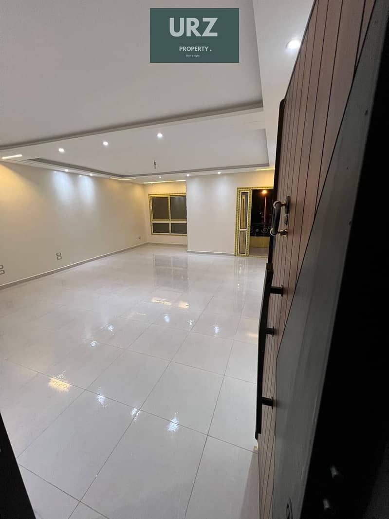 Apartment for sale with the lowest down payment in Market Direct on the Suez Road and opposite Cairo Airport, near Al Rehab Taj City Compound - Widok 2