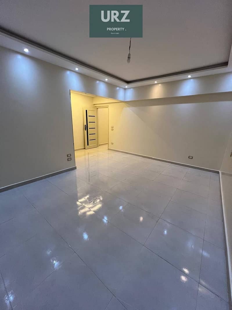 Apartment for sale with the lowest down payment in Market Direct on the Suez Road and opposite Cairo Airport, near Al Rehab Taj City Compound - Widok 3