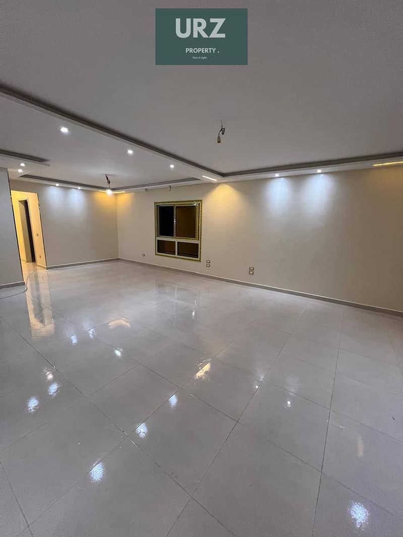 Apartment for sale with the lowest down payment in Market Direct on the Suez Road and opposite Cairo Airport, near Al Rehab Taj City Compound - Widok 5