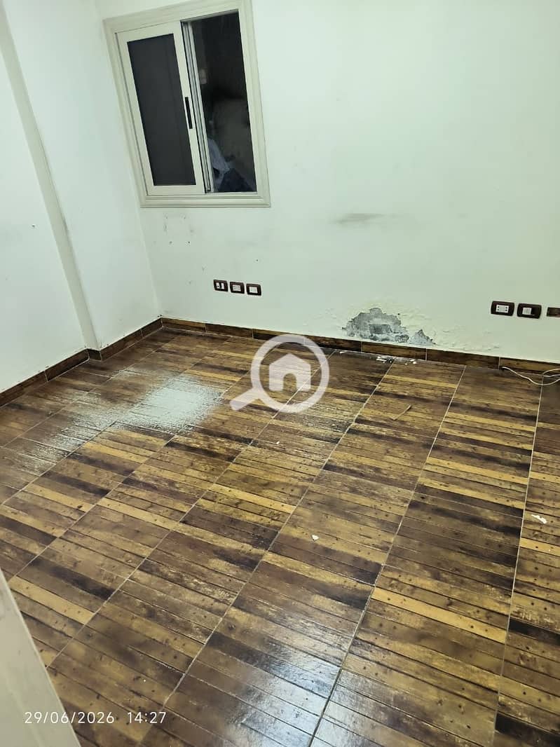 For companies and clinics, a new office for rent, 80m at Al-Tralux, a prime location near Nasr El-Din Station, El-Haram, for 8500 EGP. A unique opportunity for companies and administrative offices looking for a ready location. - Więcej