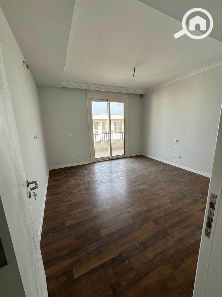 Luxury Finished Apartment in Pyramids Hills Next To New Giza – pohled 5