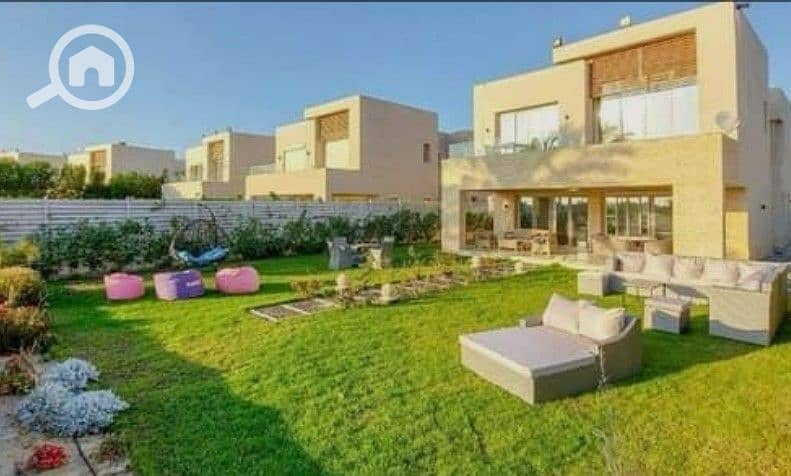 With just 5% down and installments over 10 years, receive a fully finished two-bedroom apartment with air conditioning and a kitchen in Hacienda's mos - Więcej