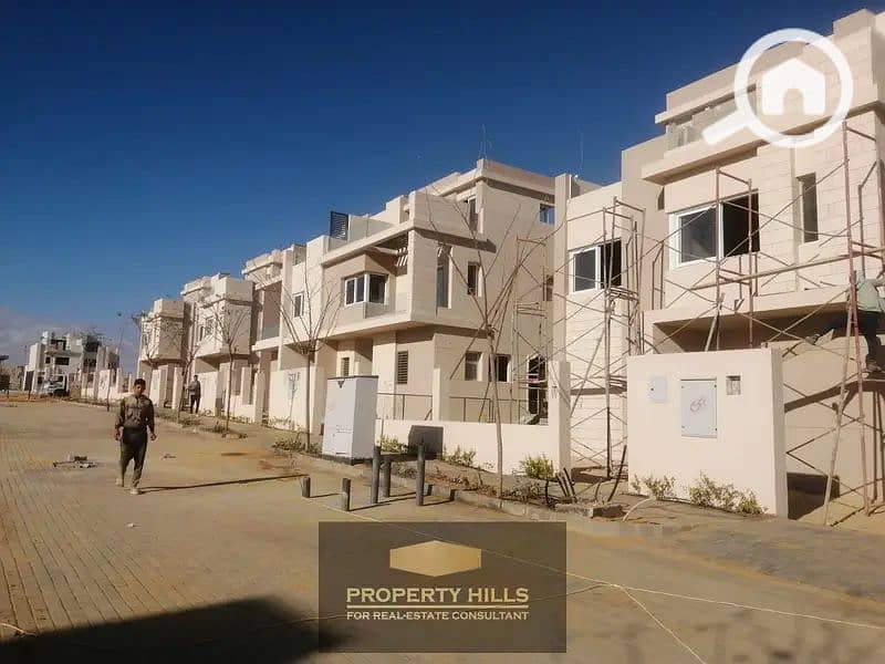 Townhouse 4 Bed for Sale in Hyde Park Signature, Eastern Expansions ,Sheikh Zayed| Prime Location - Mehr