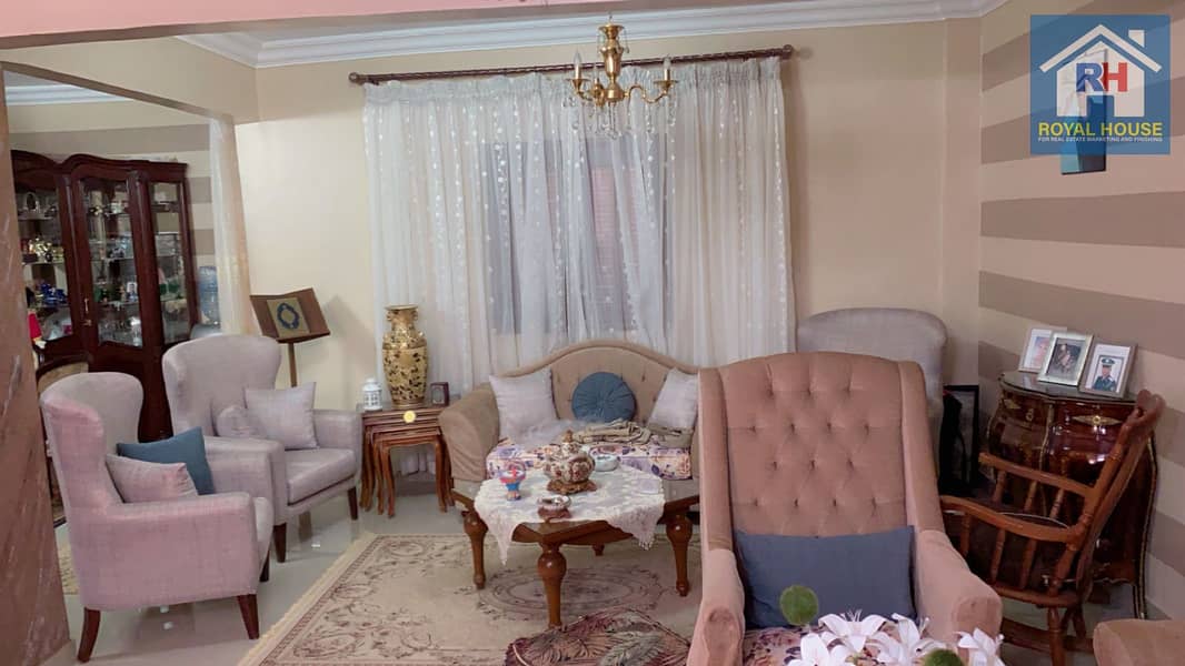 A premium real estate opportunity in the heart of Helmeya, offering a strategic location and exceptional value. An ideal choice for both comfortable l - Widok 4