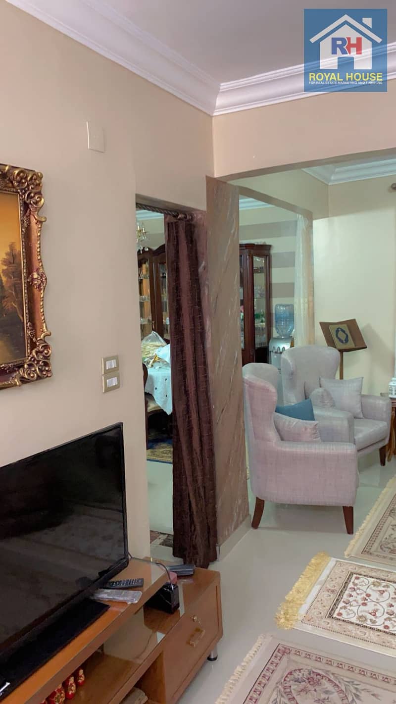 A premium real estate opportunity in the heart of Helmeya, offering a strategic location and exceptional value. An ideal choice for both comfortable l - Widok 5