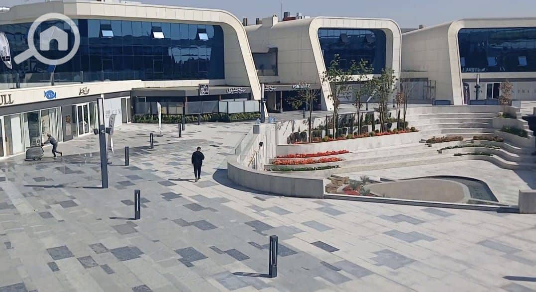 40-square-meter shop for rent in Centrada Plaza Mall, Juhayna Square—prime location and great price. - Widok 6