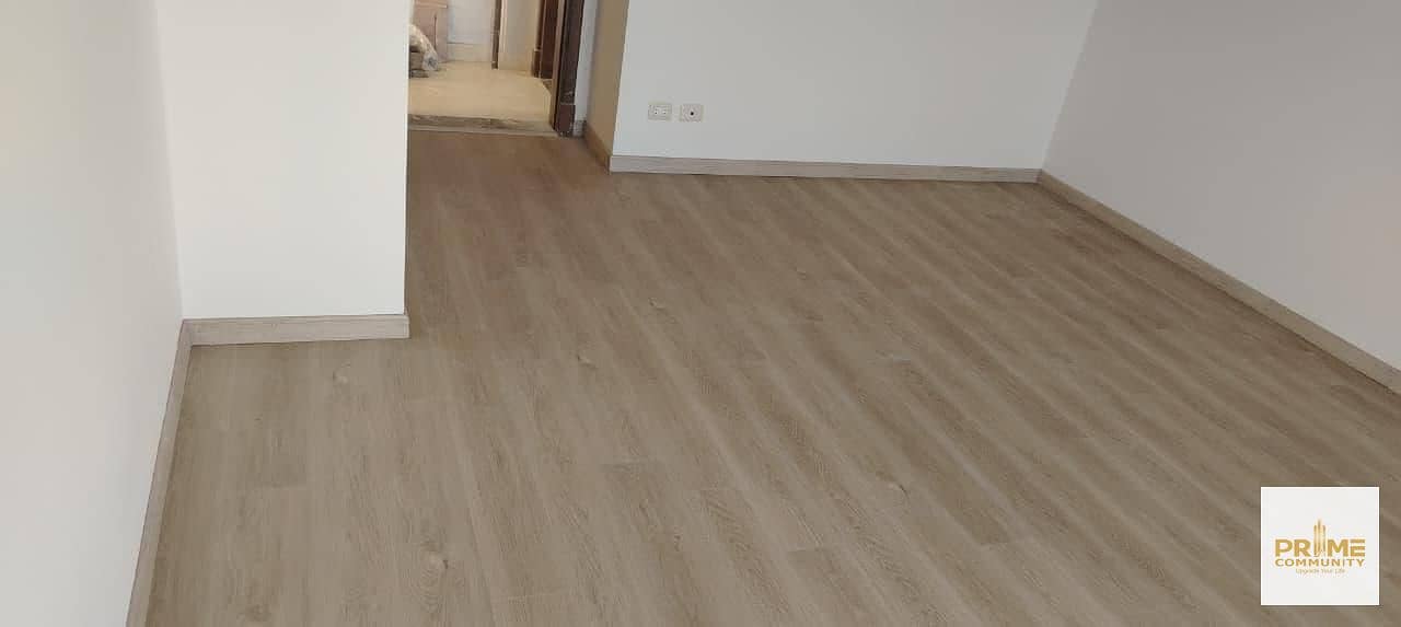 First-time rent standalone villa with a pool and ACs at Grand Heights 6th of October Features 6 bedrooms(including nanny's room)offered at a townhouse – další