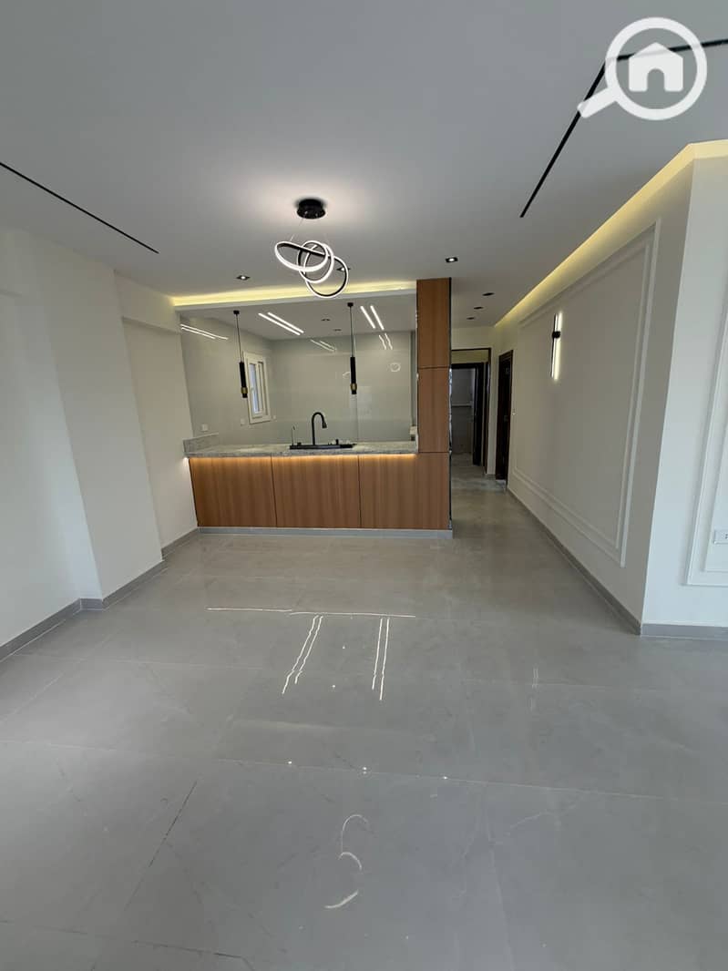 Apartment for sale El Andalus 1 Fifth Settlement prime location 4th floor elevator 190 sqm near South 90th street and Monorail in Fifth Settlement - Ansicht 2