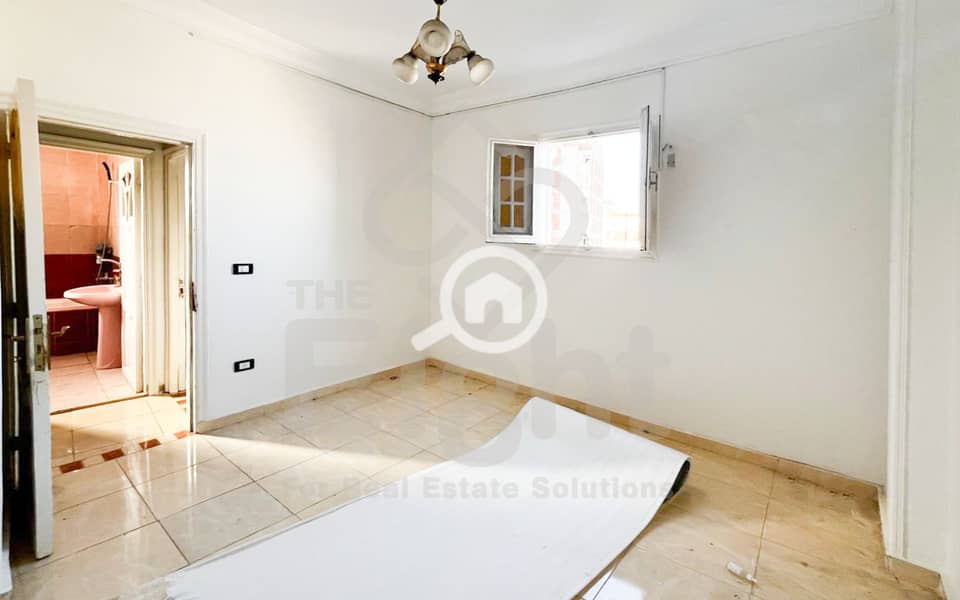 sqm Apartment for Sale in El-Azarita (off Champollion Street) - Bild 3