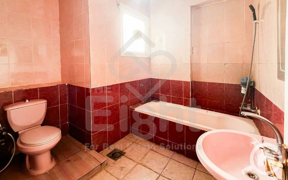 sqm Apartment for Sale in El-Azarita (off Champollion Street) - Fler