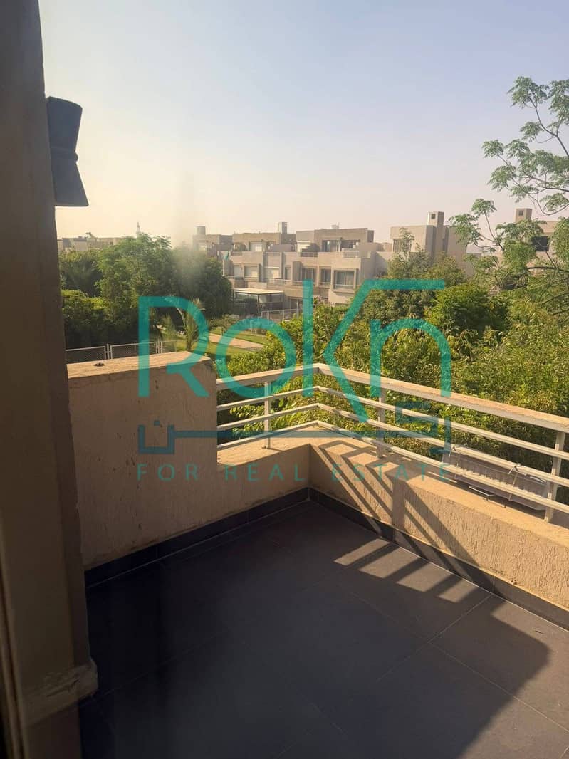 town house corner for sale in palm hills golf extention,354sqm,simi finished - Mehr